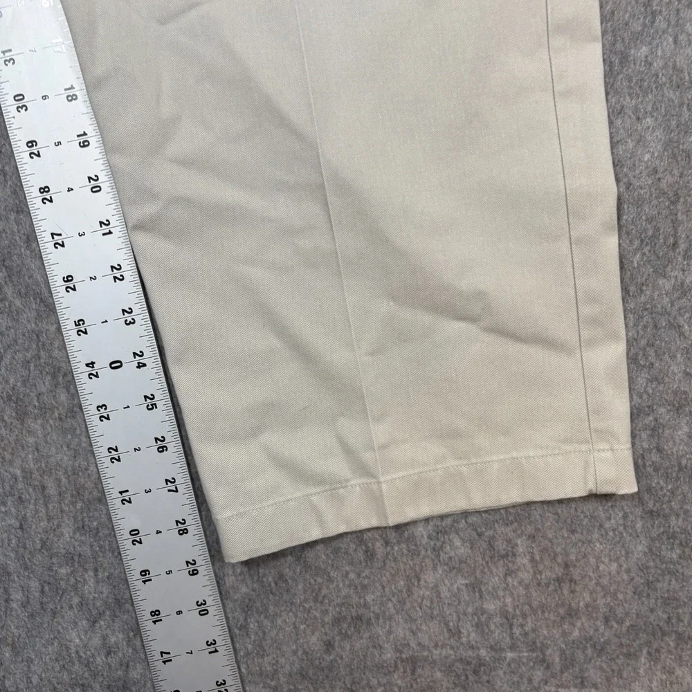 L.L. Bean Chino Pants Men's Size‎ 42 Comfort Waist Pleated 100% Cotton Casual